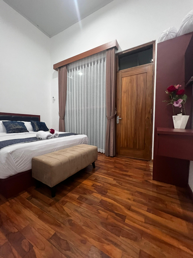 Bedroom 4, Zameeira Homestay, Solo