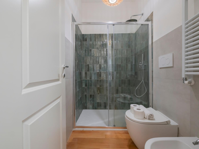 Bathroom 7