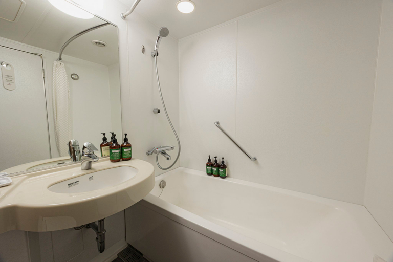 Bathroom 7