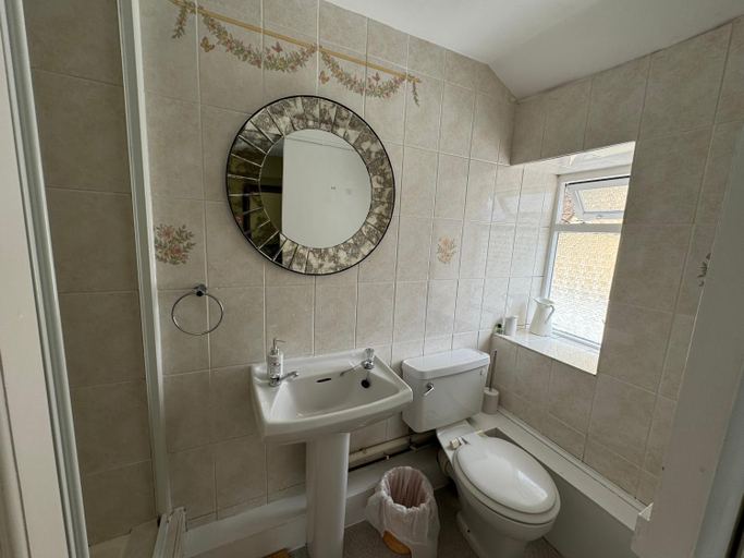 Bathroom, The Black Bull, Rutland