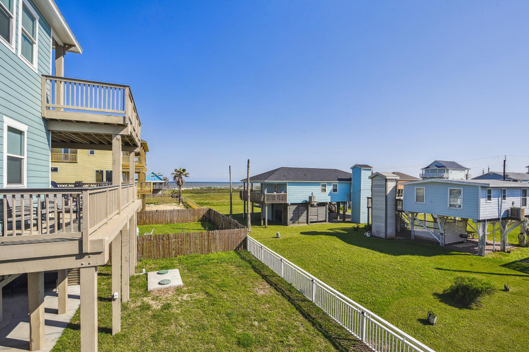 Others 1, Sandy Cheeks Surfside, Brazoria