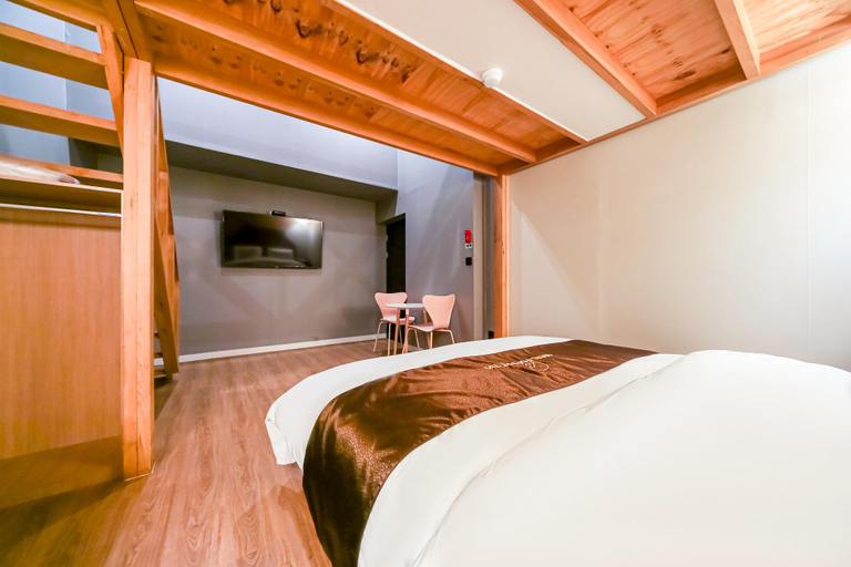 Bedroom 6