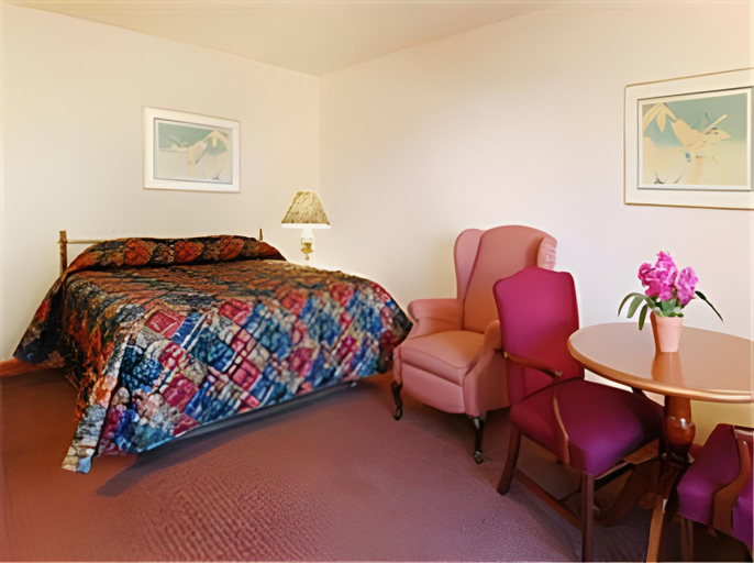 Others 3, Atlantic Motel, Plymouth