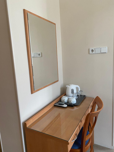 Others 2, Peto Apartman, Győr