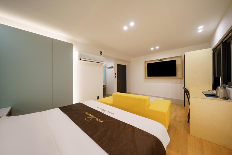 Bedroom 16