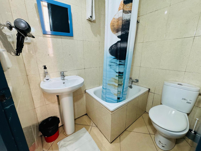 Others 5, Hostal Mont Thabor, Barcelona