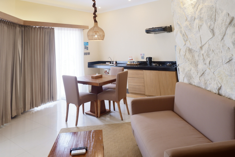 Dining Room 15