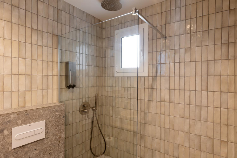 Bathroom 3, BCN Apartments 41, Barcelona