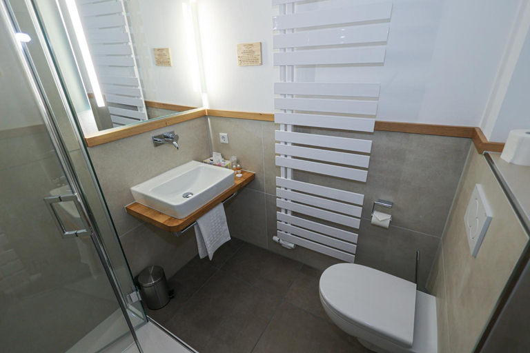 Bathroom 13