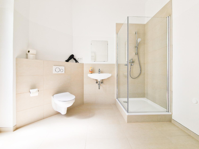 Others 3, Tolstov Apartments - 3 Zimmer Wohnungen mit Balkon - 15 Min zur Messe DUS, Düsseldorf