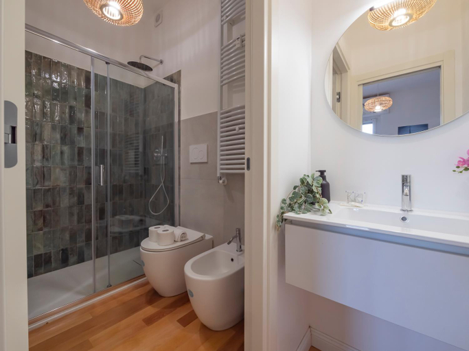 Bathroom 9