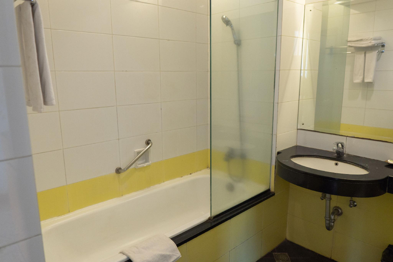 Bathroom 8