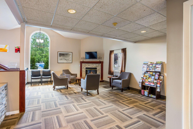 Public Area 2, Quality Inn & Suites Gorham Riverside, Coos