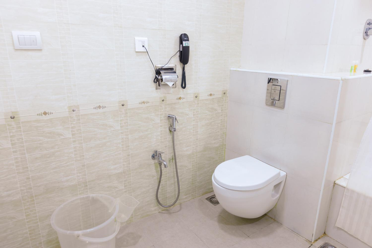 Bathroom 3, Hotel DSF Grand Plaza, Thoothukkudi
