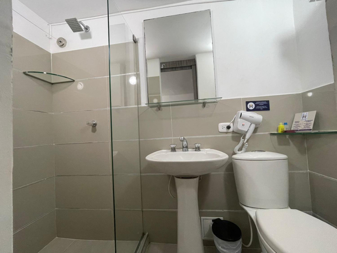 Bathroom 4, Hotel Hernandez CTG, Cartagena de Indias
