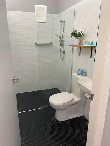 Bathroom 3, Seabreeze Hotel, Port Stephens