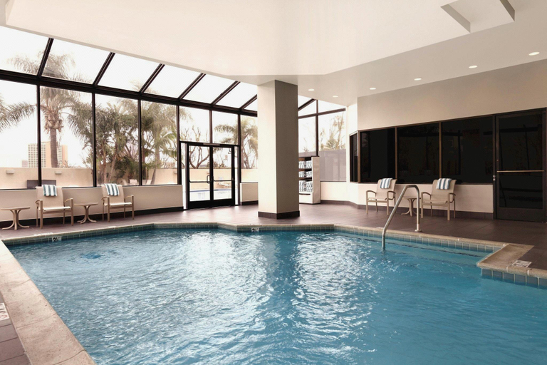 Sport & Beauty, Embassy Suites by Hilton Anaheim Orange, Orange