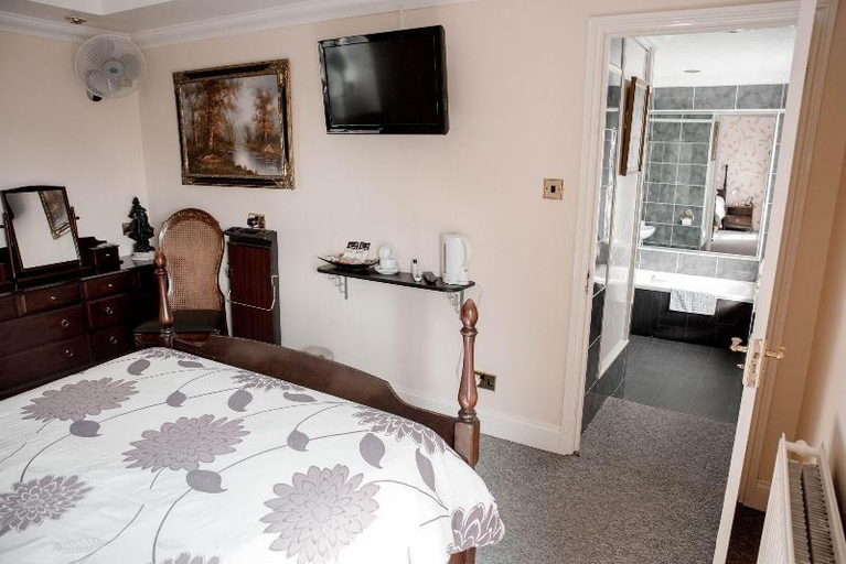 Bedroom 2, Andel Lodge & Restaurant, Cambridgeshire