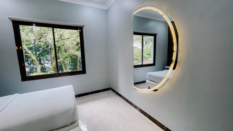 Bedroom 24