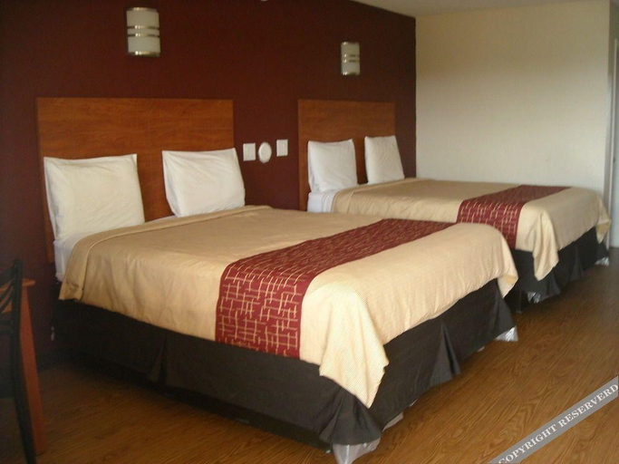 Bedroom 3, Bastrop Inn, Bastrop
