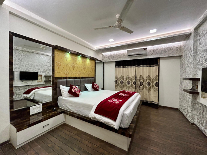 Others 3, Hotel King Palace LLP, Satara