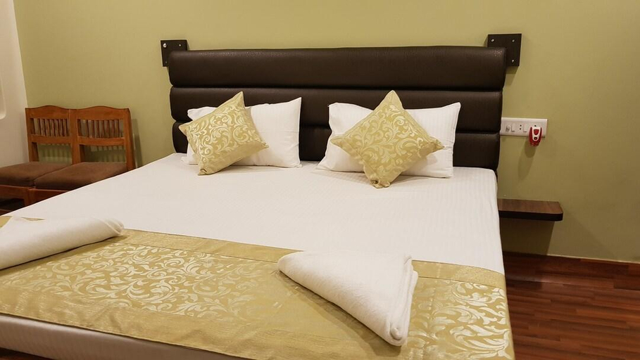 Bedroom 2, Hotel Gokul Grand, Varanasi