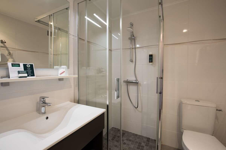 Bathroom 4, Hotel le Beffroi, Eure-et-Loir