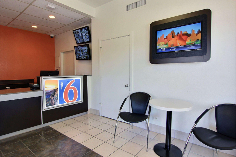 Public Area 2, Motel 6 Austin, TX - Central Downtown UT, Travis