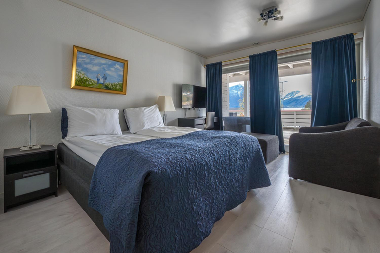 Bedroom 2, Sunde Fjord Hotel, Sula