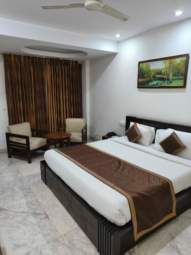 Bedroom, Goroomgo Noida Royal Residency, Gautam Buddha Nagar
