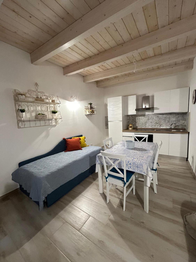 Others 5, Camere Marisol, Lecce