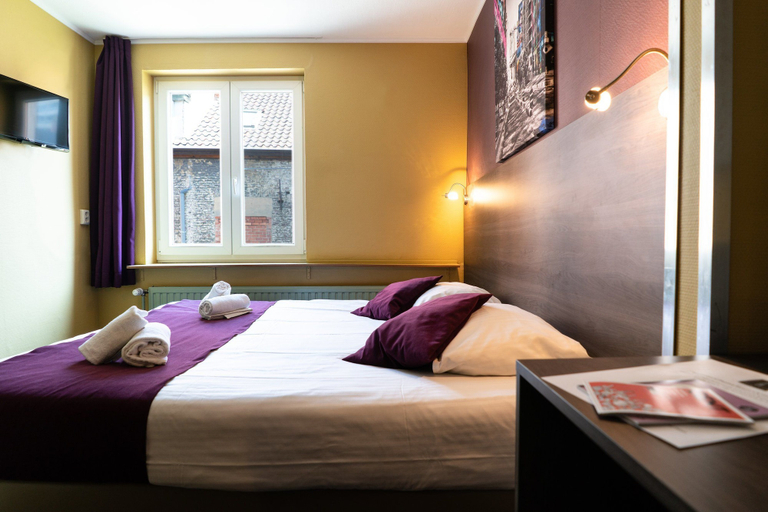 Bedroom 2, Flandria Hotel, Oost-Vlaanderen