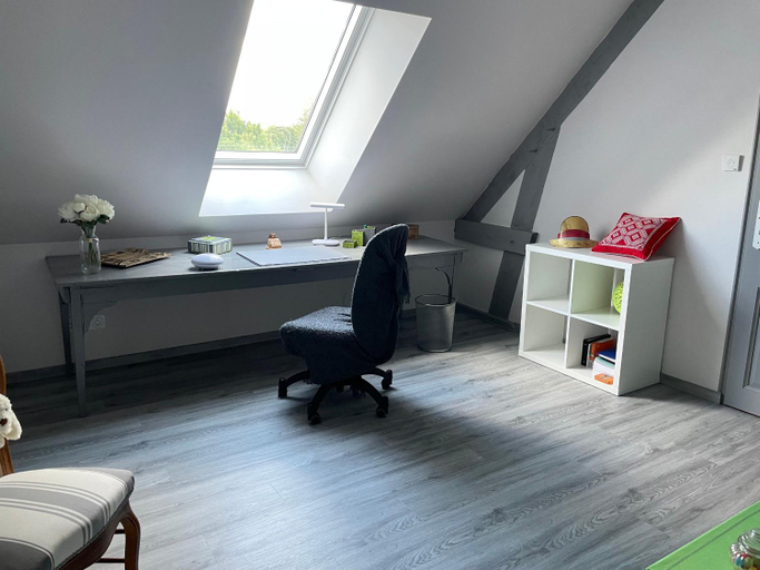 Others 4, Chambre d'hotes spacieuse et tranquille avec parking prive, Sarthe