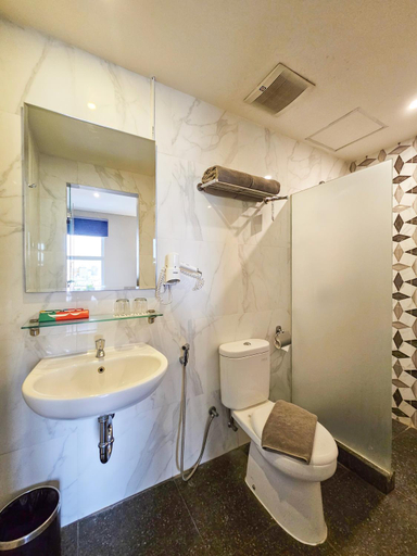 Bathroom 15