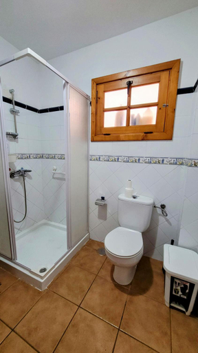 Bathroom 3, Eden GuestHouse, Las Palmas