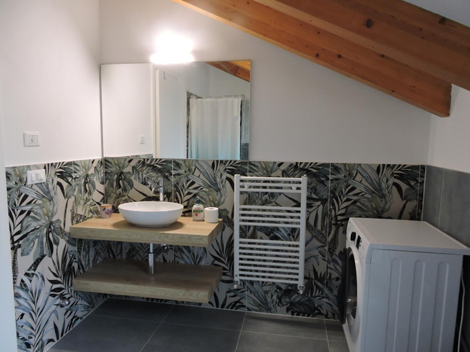 Bathroom 3, Ca' du rian, Savona