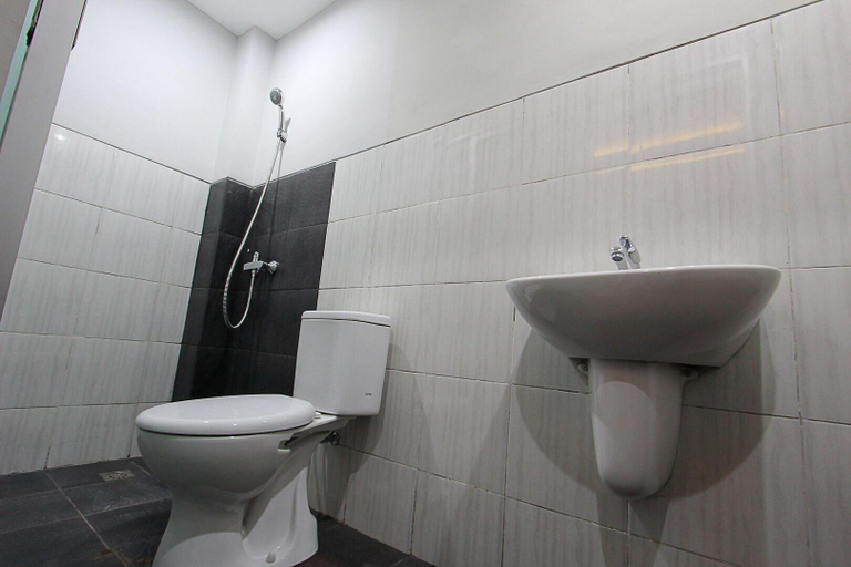 Bathroom 4, Tridd 01 Sriwijaya Hotel, Lombok