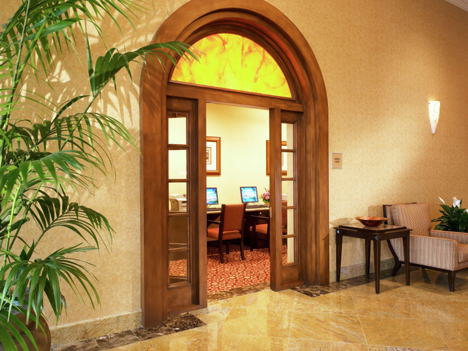 Exterior & Views 2, DoubleTree Suites by Hilton Anaheim Res - Conv Ctr, Orange