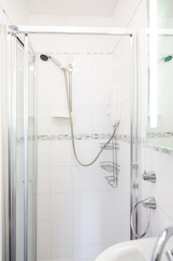 Bathroom 3, Belmont House Beer - Adults Only - Free Parking, Devon