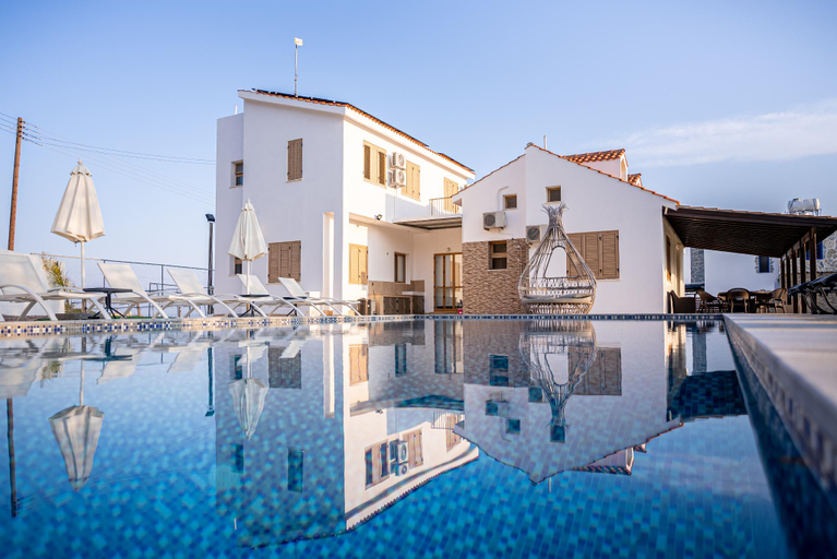 Sport & Beauty 2, Konnos Villa 1