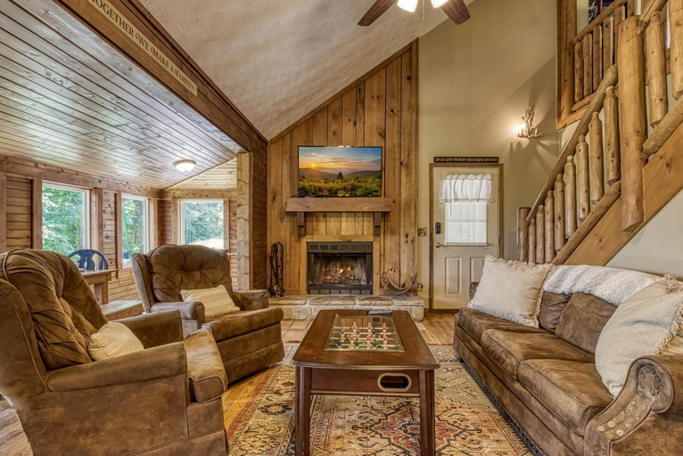 Others 5, Breathtaking View, Hot Tub, Free Tickets, Fire Pit, WIFI!!!, Sevier