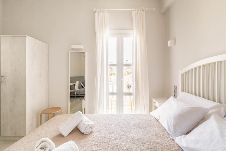 Guestroom, Elenitas flat next to the Windmills, South Aegean