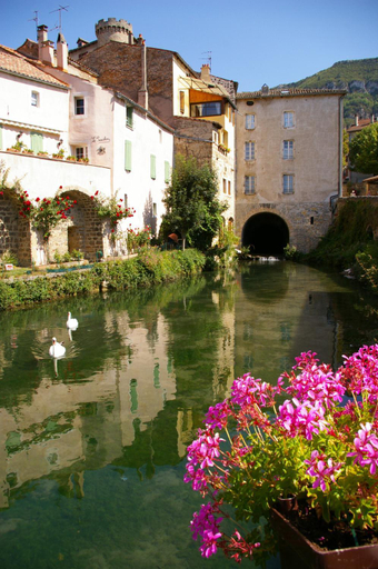 Others 4, Chambre d hotes independante dans village medieval, Aveyron