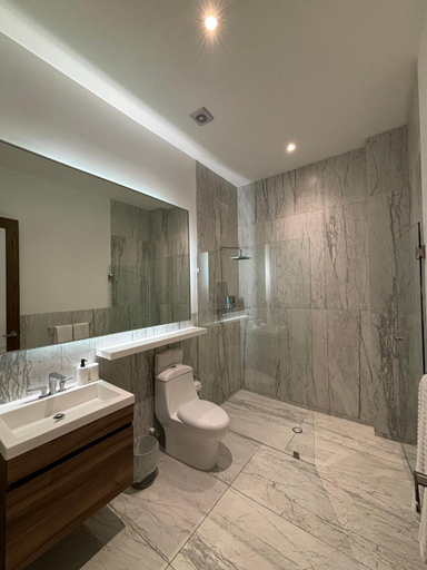 Bathroom 2, Casa Herrmann Suites, Mexico City