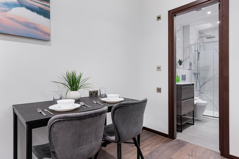 Bedroom 2, Bright Studio Retreat in Golders Green, London