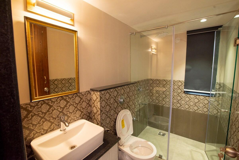 Bathroom 3, Sea-View 2 Bedroom Serviced Apartment, Dona Paula, North Goa