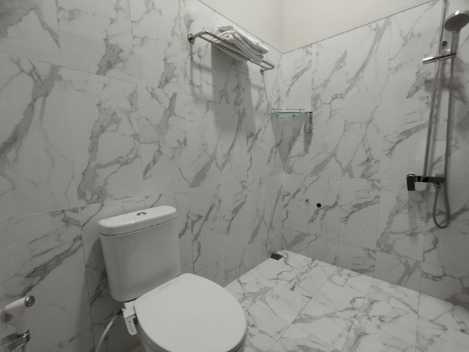 Bathroom 7