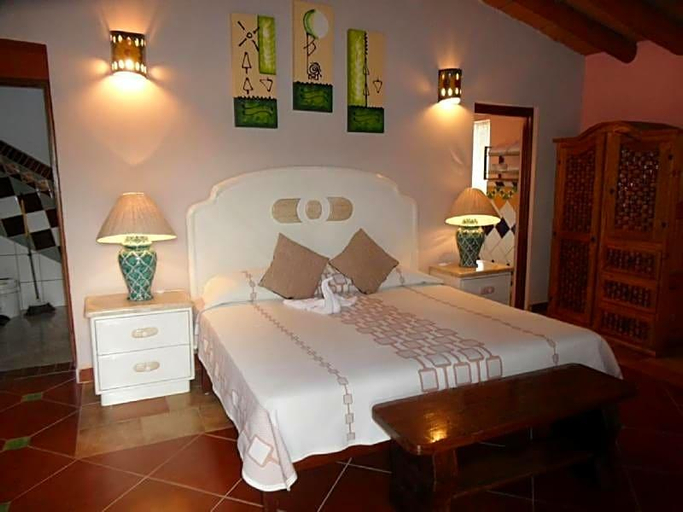 Bedroom 3, Casa Virgilios B&B, Compostela