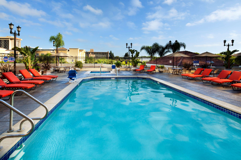 Sport & Beauty 3, DoubleTree Suites by Hilton Anaheim Res - Conv Ctr, Orange