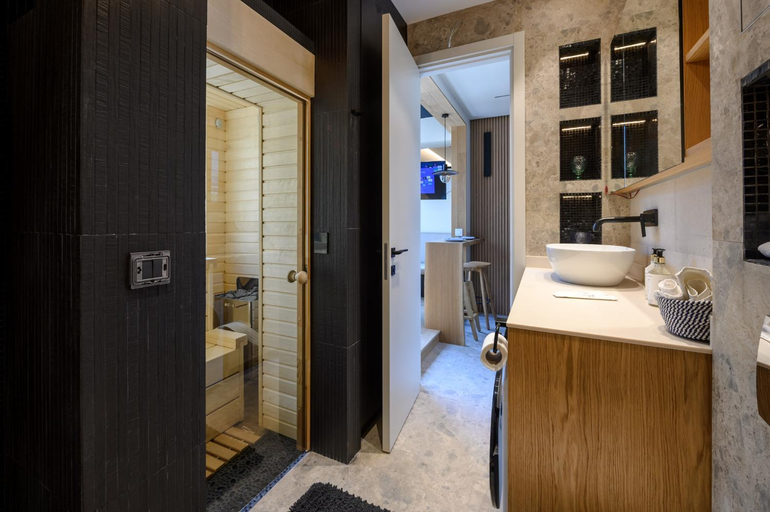 Bathroom 2, Modular Sea view Spa Studio